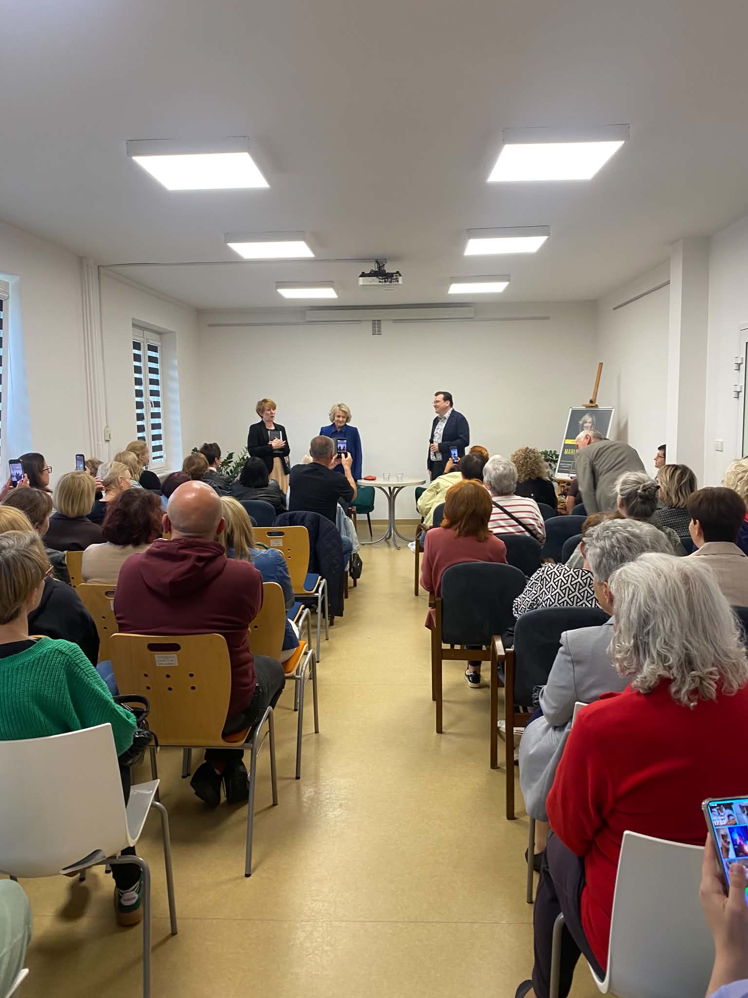 Spotkanie autorskie z Marią Pakulnis – relacja