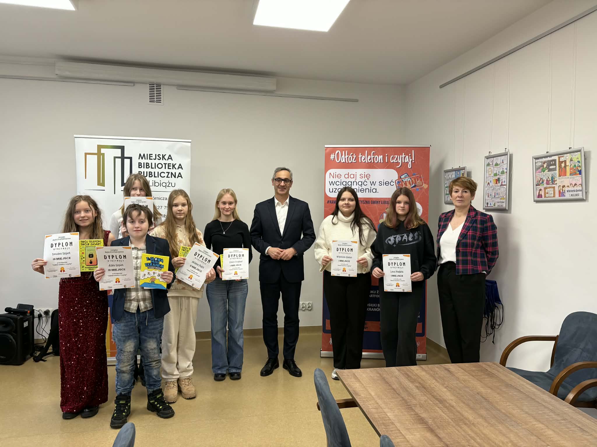 d9347599-2778-4617-8ef9-6932782d1948